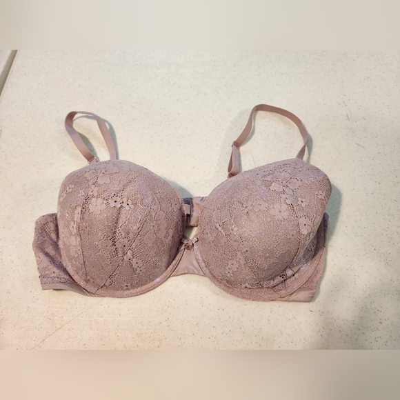 Victoria Secret 38DD - Picture 1 of 8